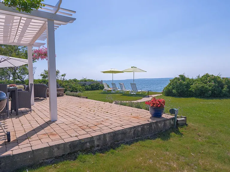 37 E Shore Dr — Photo 19
