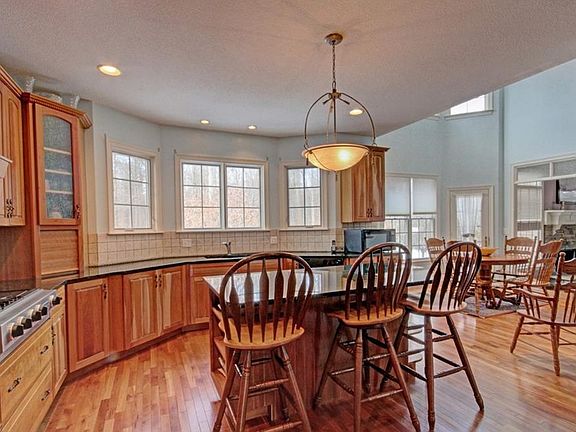 5th image of 650 Saddlebrook Dr