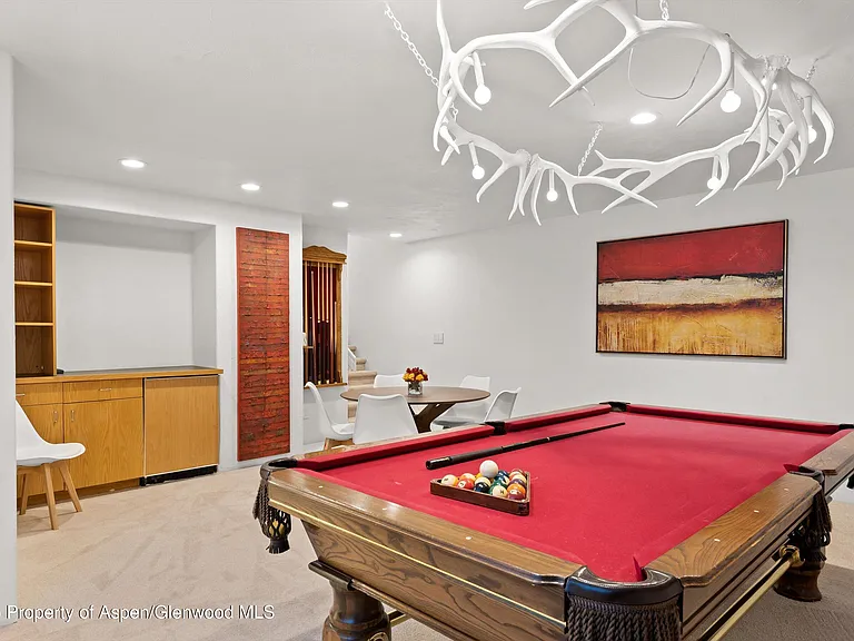 699 Eppley Dr — Photo 25