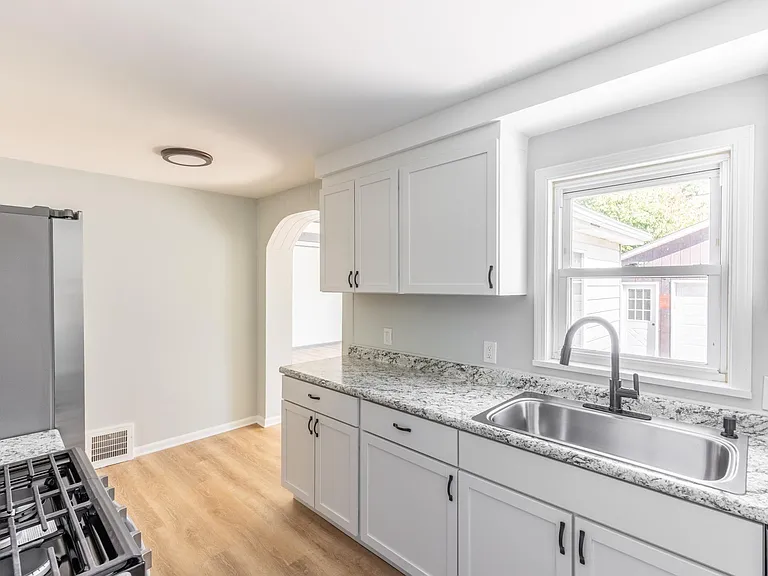 1231 Churchill Rd — Photo 3