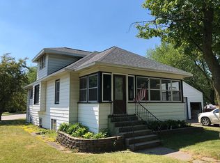 303 Beech St, Spring Lake, MI 49456