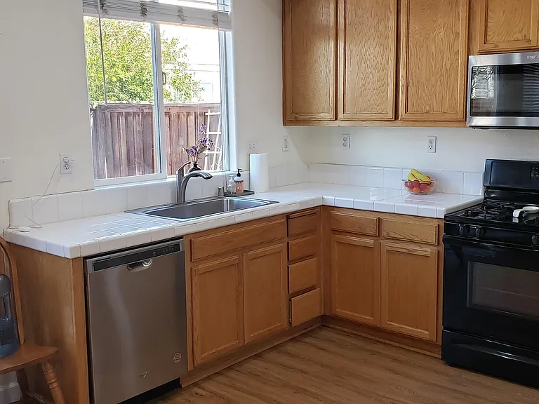 147 Trent Pl — Photo 9