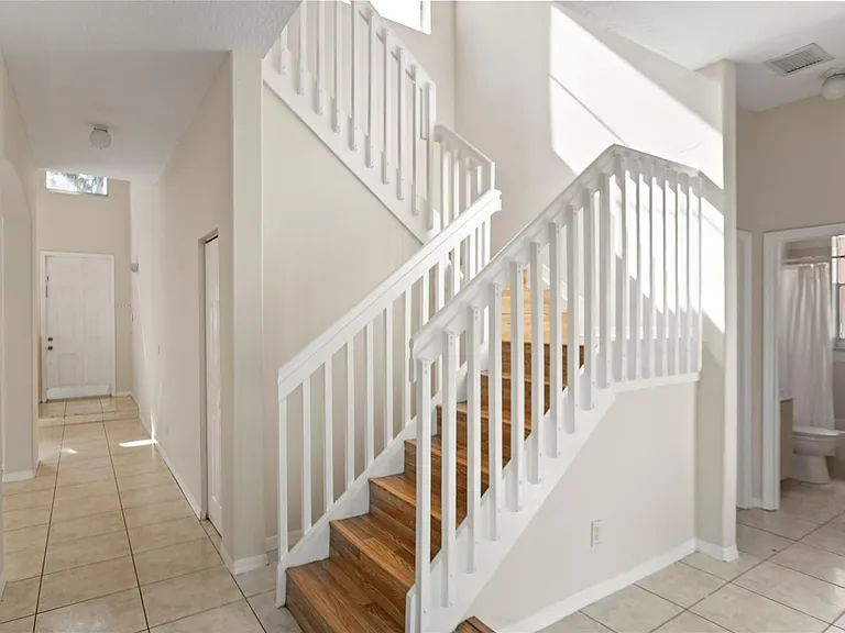 2215 NW 76th Ter — Photo 34