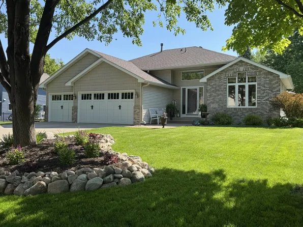 6513 Fawn Ln, Lino Lakes, MN 55014