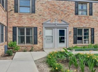1814 Sessions Walk, Hoffman Estates, IL 60169