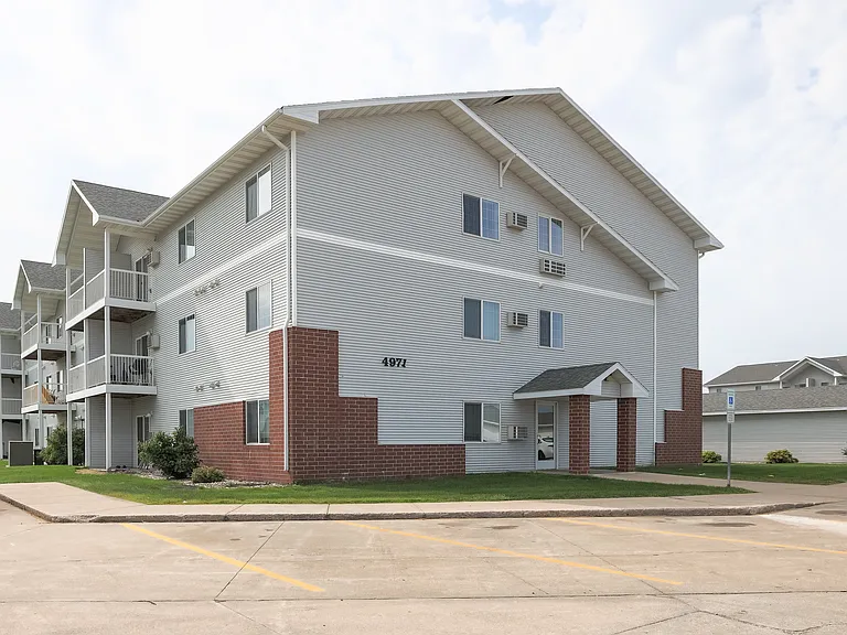Osgood Townsite Apartment Homes — Photo 25