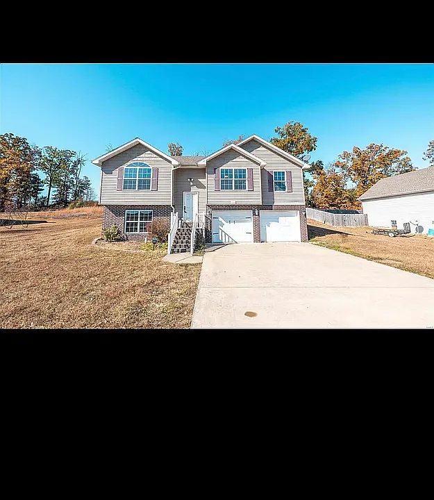 172 Lyle Curtis Cir
