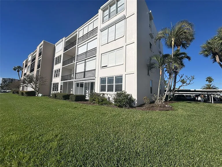 7625 Sun Island Dr S #108 — Photo 31