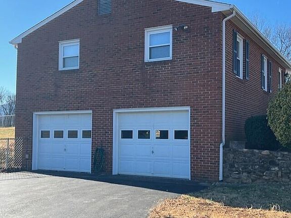 4th image of 3519 McDaniel Dr