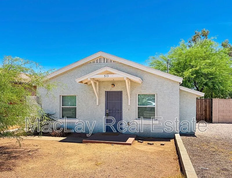 1 bed, 1.0 bath, 768 sqft, $975 — Photo 1
