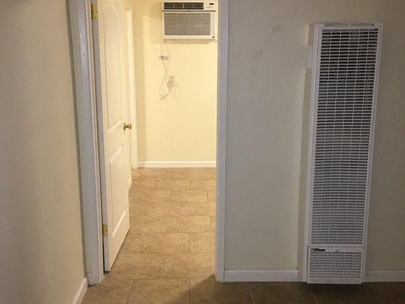 5th image of 956 W 13th St