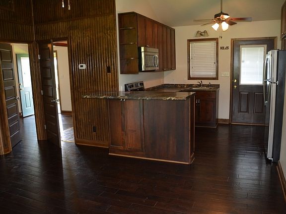 3rd image of 78 Roachs Ln