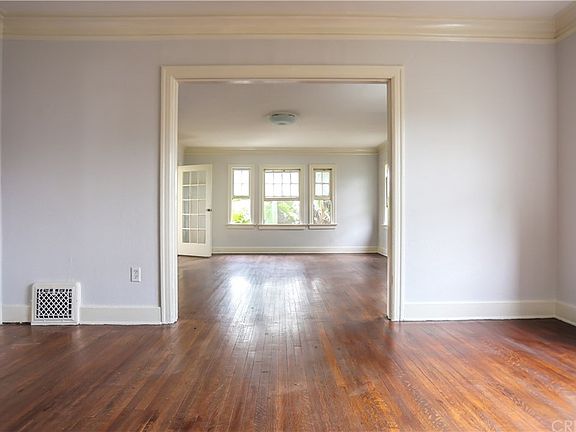3rd image of 4013 Sequoia St