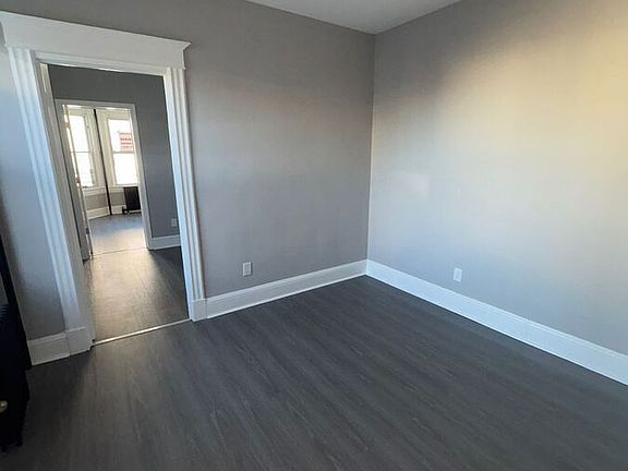 4th image of 65 Caroline Ave