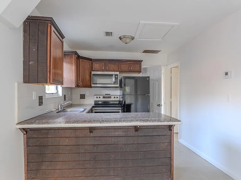 521 S 24th Ave — Photo 9
