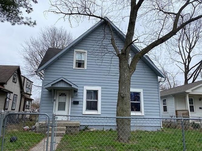 1st image of 319 N Bradley Ave