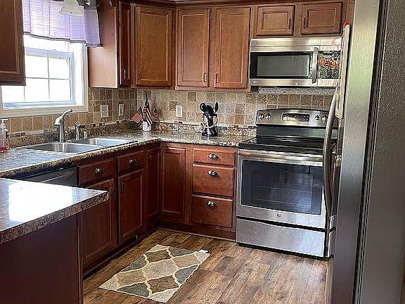 5th image of 3478 Fair Oaks Ave