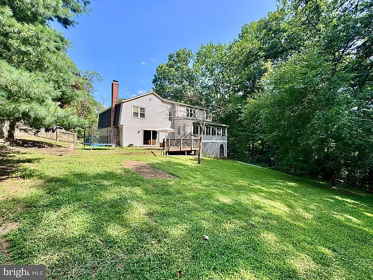 122 Columbus Cv — Photo 48