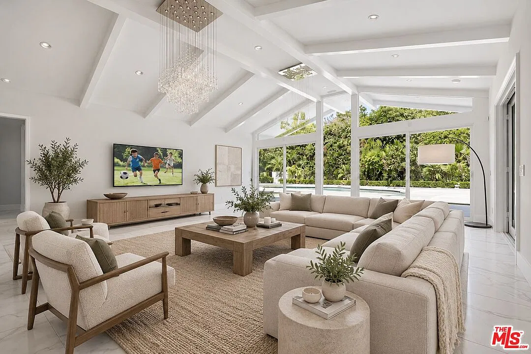 4 bed, 6.0 bath, 5800 sqft, $36,500 — Photo 4