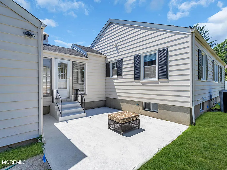 67 Victoria Pl — Photo 18
