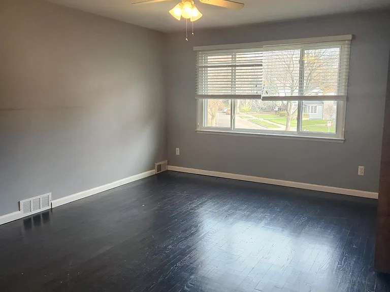 1501 W Farnum Ave — Photo 8