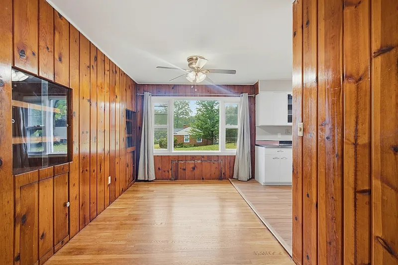 5 bed, 2.0 bath, 1600 sqft, $4,200 — Photo 4