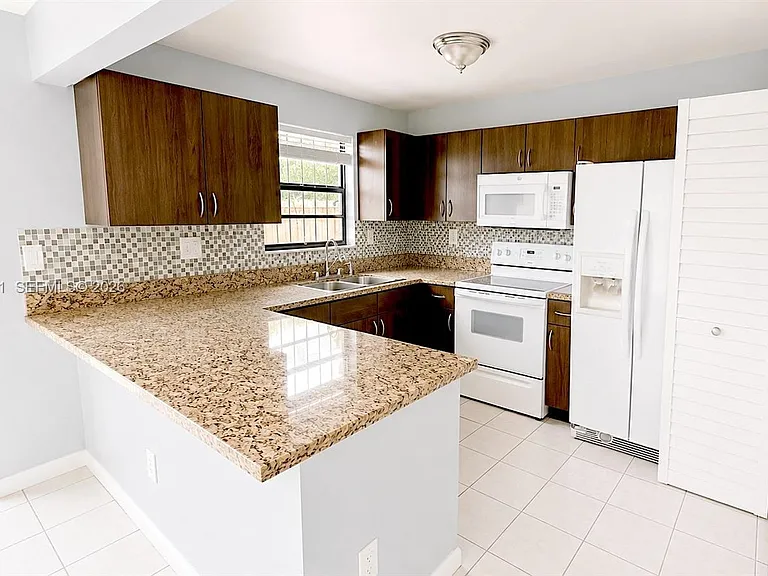 10900 NW 7th St #101 — Photo 18