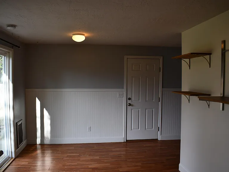 563 E Hilo St — Photo 22