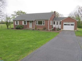 198 Oberholtzer Rd, Gilbertsville, PA 19525