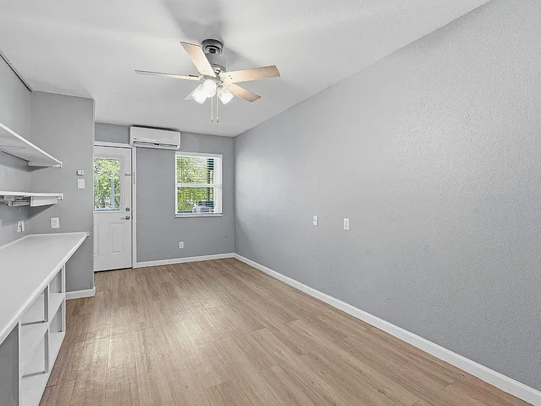 2910 Medical Arts St #103B — Photo 3