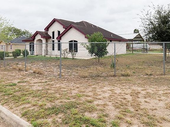 3rd image of 5721 La Joya St