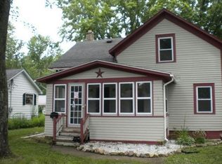 1009 Shiocton St, New London, WI 54961