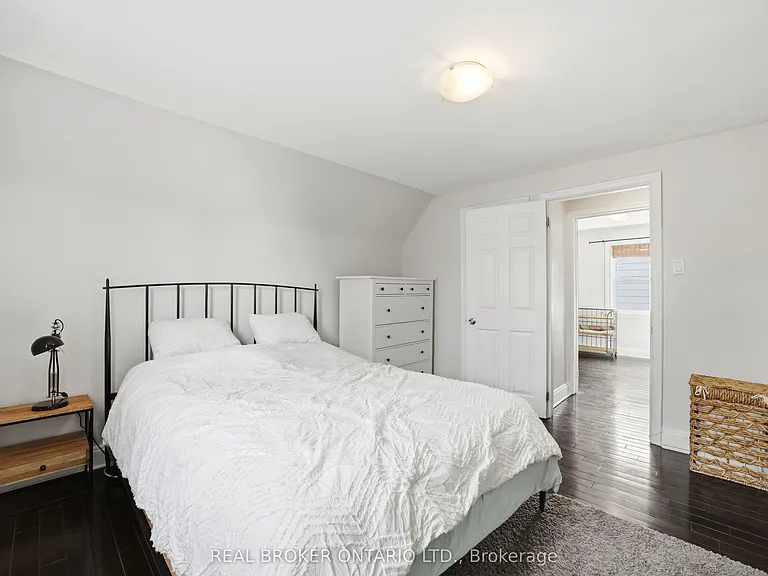 24 Glenburn Ave #UPPER — Photo 14