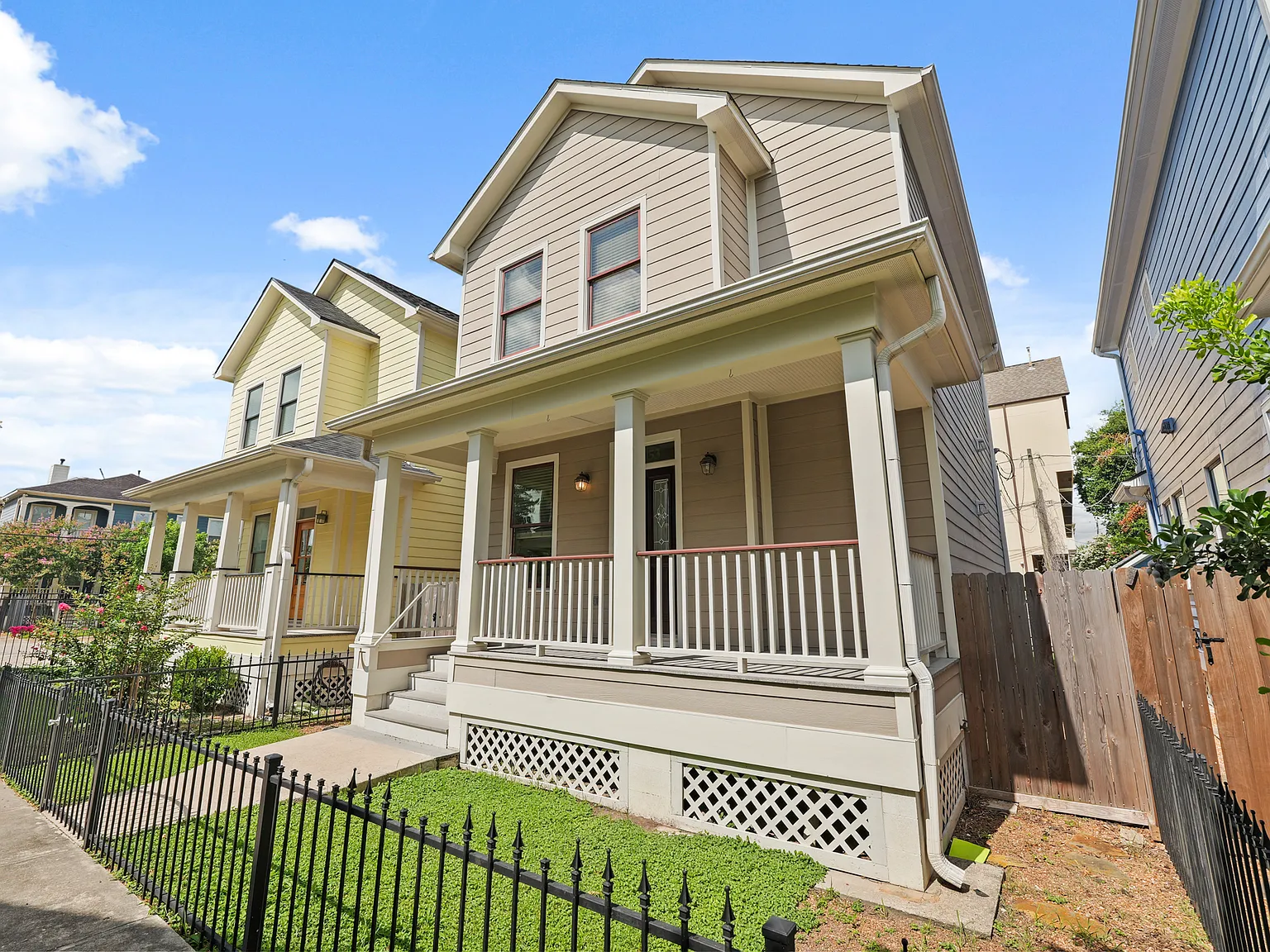 West 16th Street (1053) - P - 1 — Photo 3