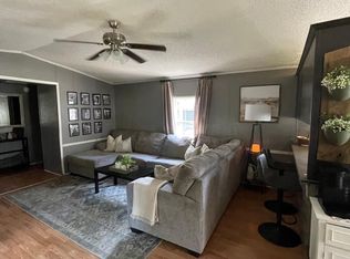 1630 N Service Rd W, Saint Clair, MO 63077