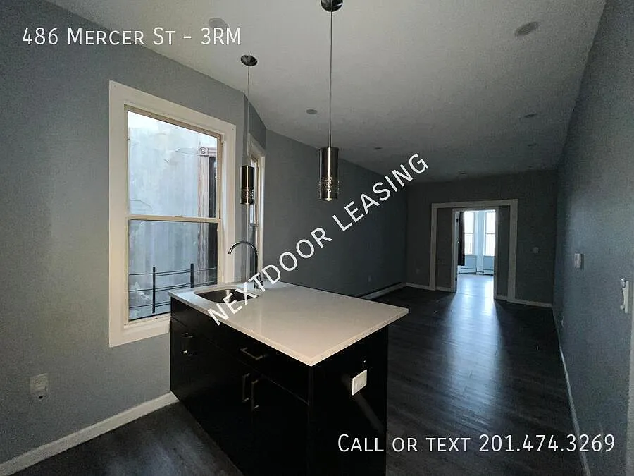 Building Photo - 486 Mercer St #3