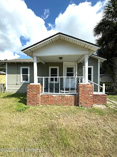 10 E Railroad St Photo 1