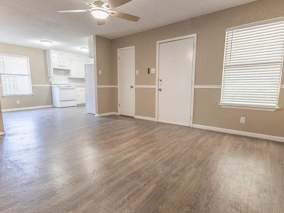 1204 Dayton Dr