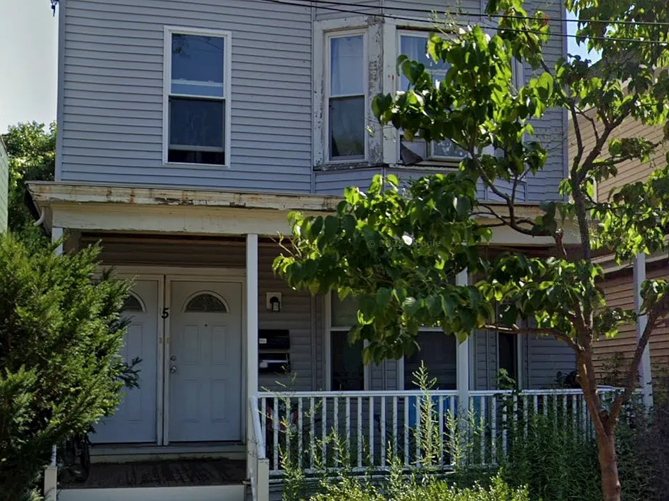 5 Lincoln Ave #2