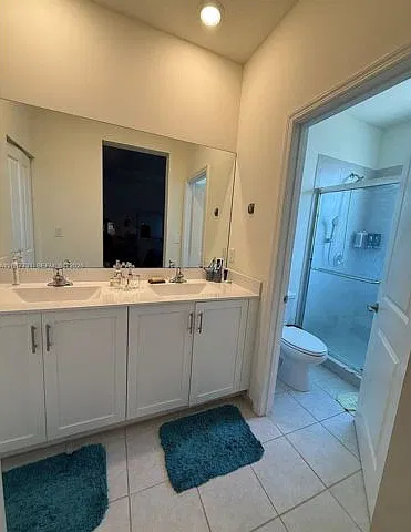 3 bed, 2.5 bath, 1708 sqft, $3,800 — Photo 2