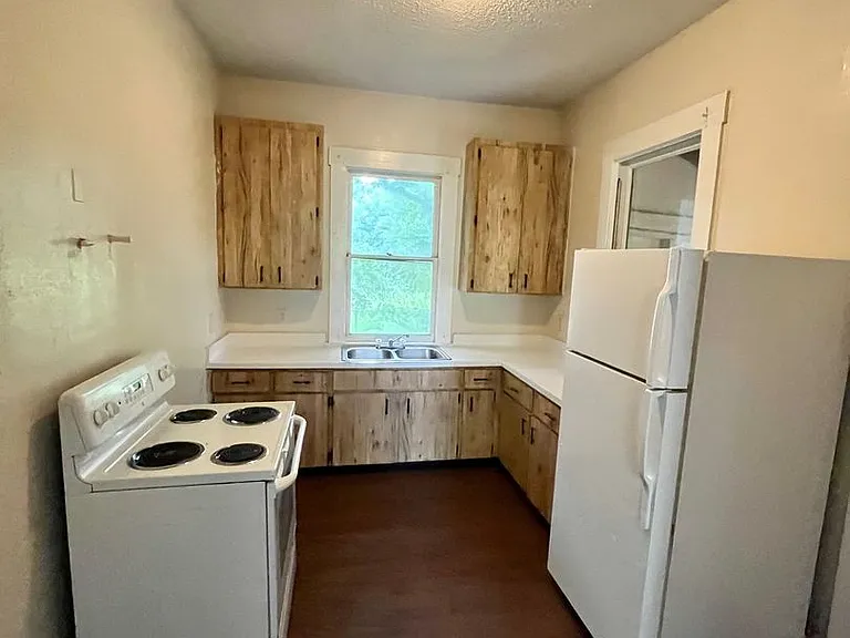 1618 Wayman St — Photo 5
