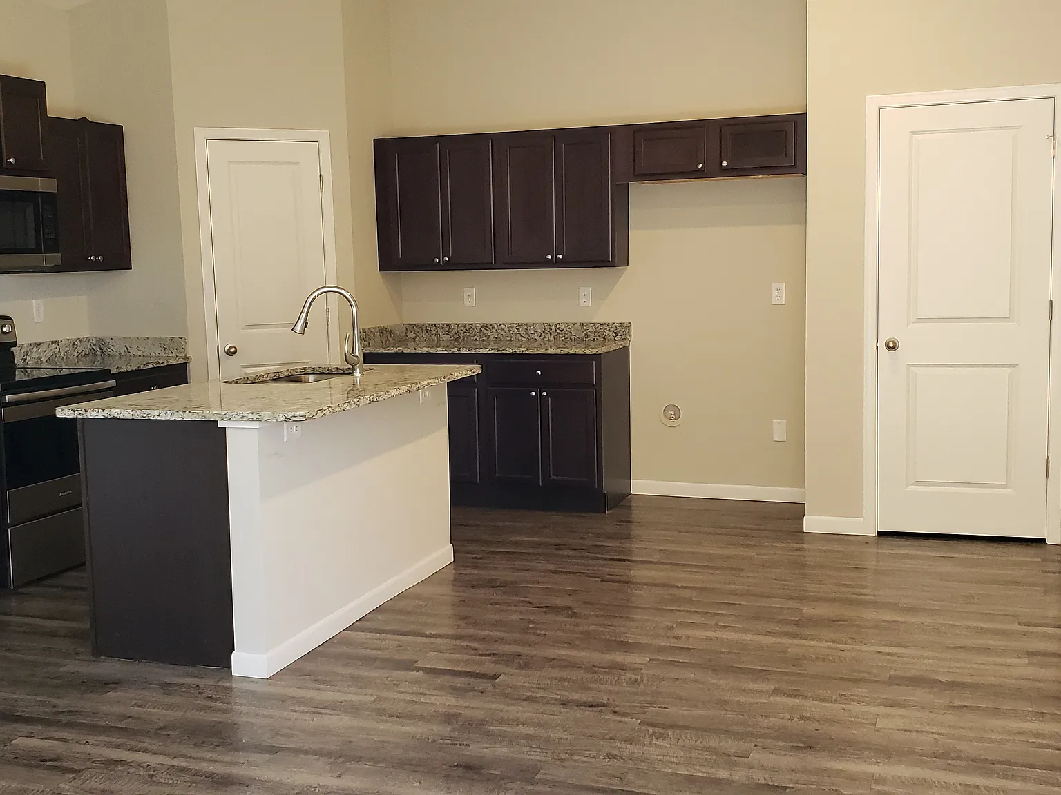 3 bed, 1150 sqft, $1,499 — Photo 1