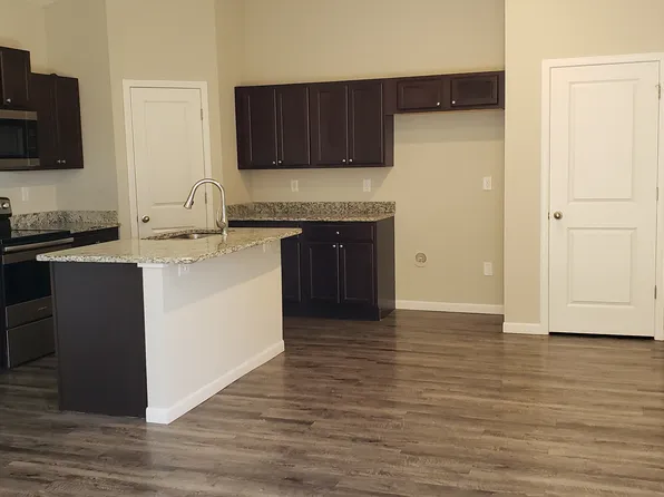 6938 N Hydraulic Ave, Wichita, KS 67219