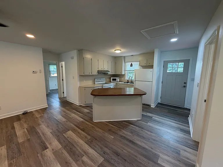 145 Arrow Ln — Photo 3
