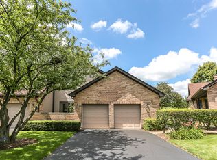 1690 Pebble Beach Dr, Hoffman Estates, IL 60169