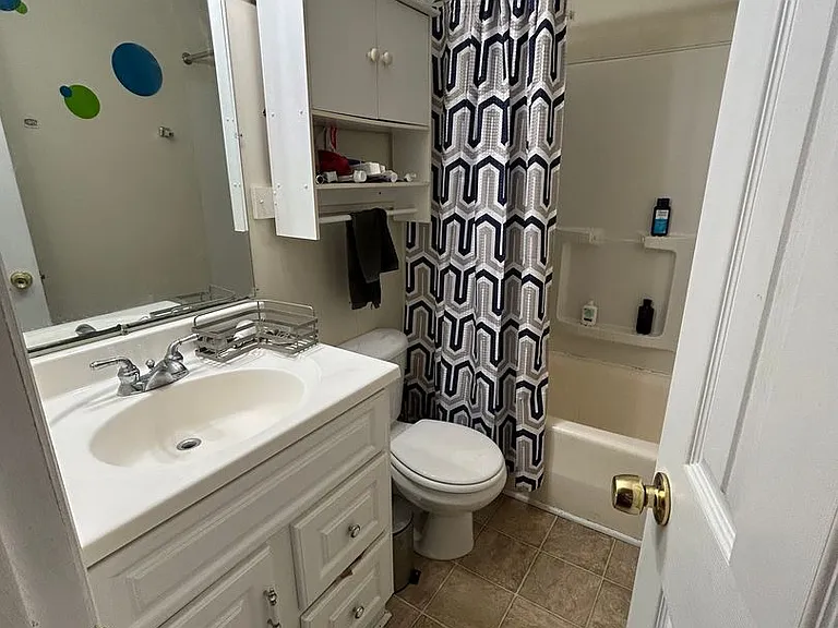 129 Huntington Ln — Photo 7