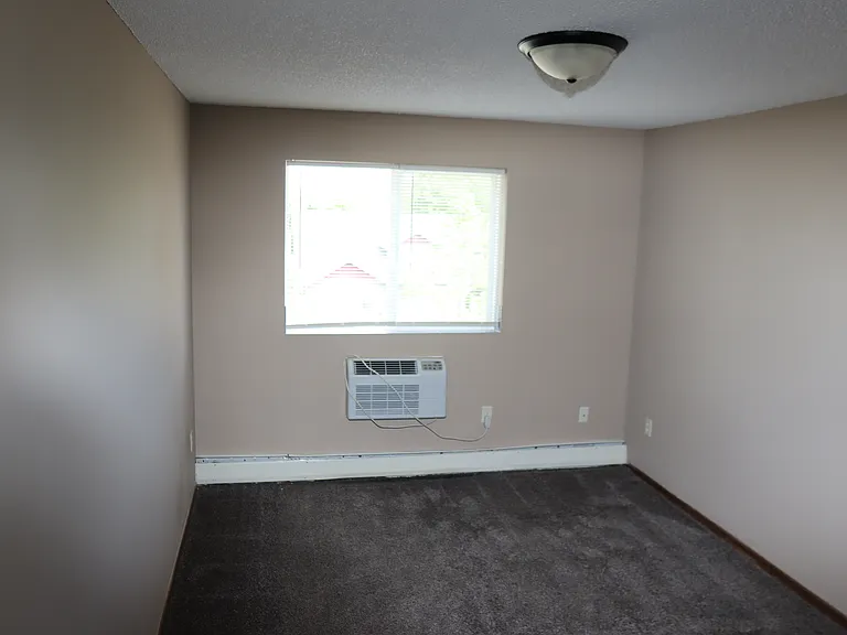 Pleasant Apartments — Photo 26