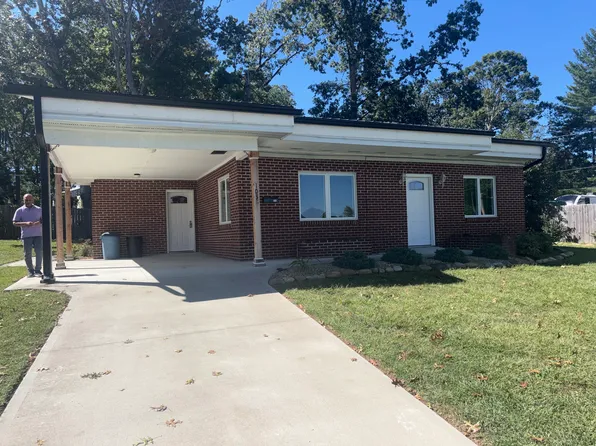 103 Fairground Ave, Hendersonville, NC 28792