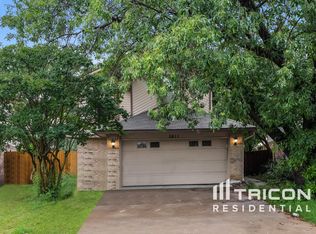3811 Clover Hill Ln, Carrollton, TX 75007
