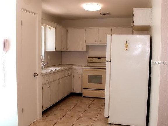 4th image of 3585 Beechwood Ter